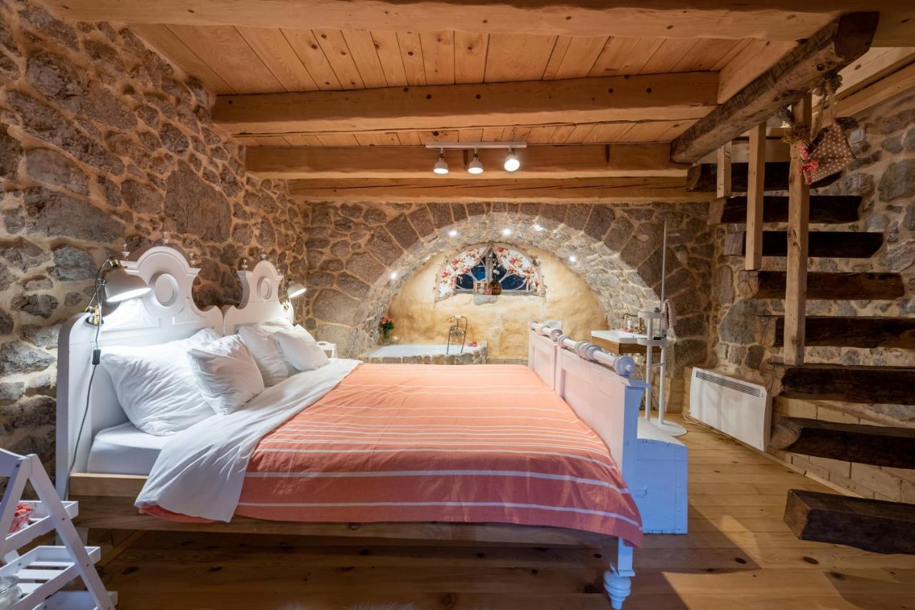 Holiday home Festina Lente - Cosy & Authentic With Private Heated Pool *