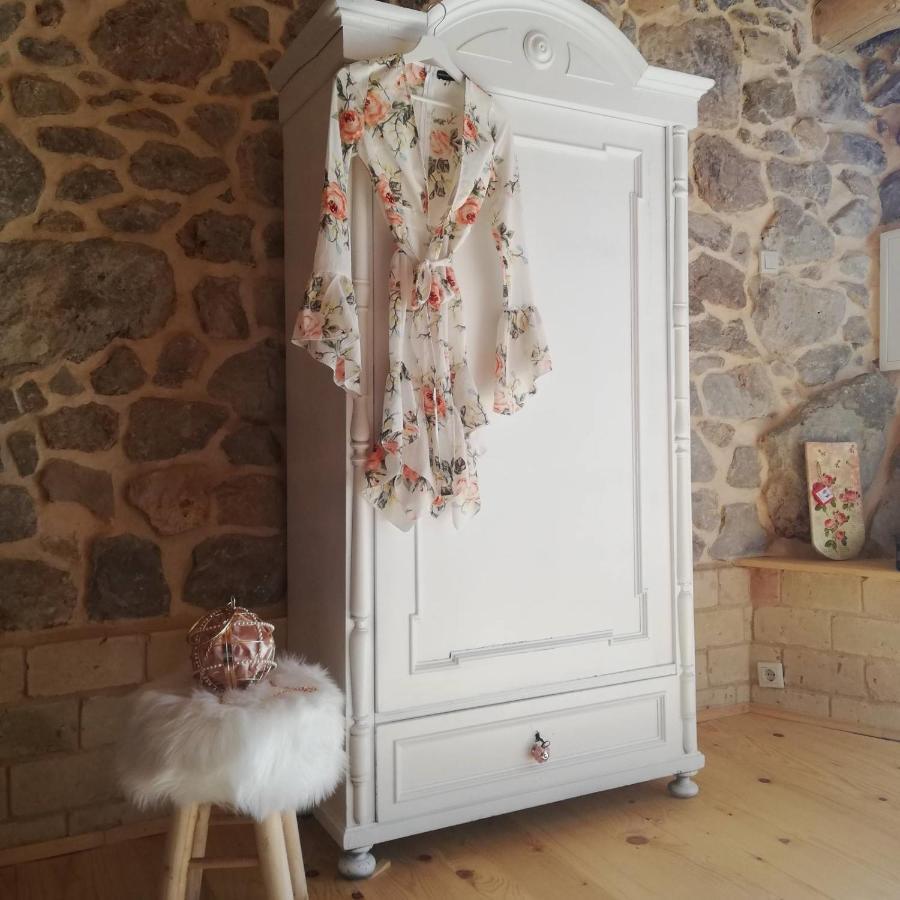 Holiday home Festina Lente - Cosy & Authentic With Private Heated Pool Dobrinj