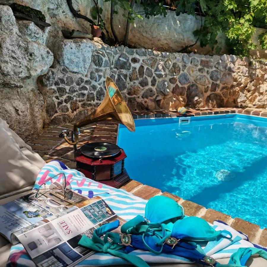Festina Lente - Cosy & Authentic With Private Heated Pool Holiday home Dobrinj