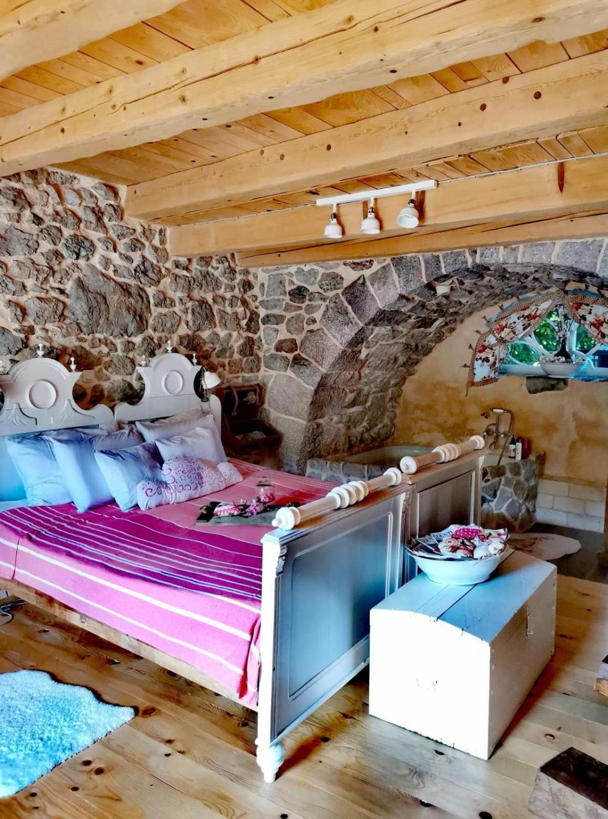 Holiday home Festina Lente - Cosy & Authentic With Private Heated Pool Dobrinj