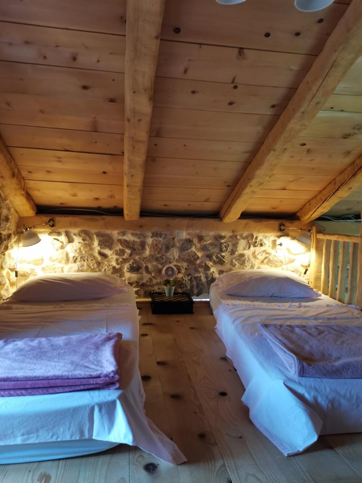Festina Lente - Cosy & Authentic With Private Heated Pool Holiday home Dobrinj