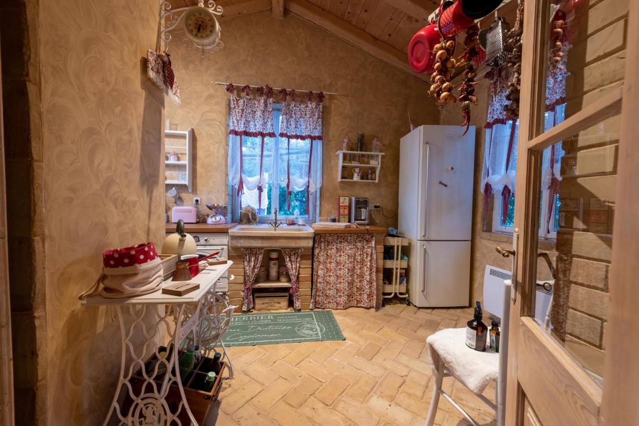 Festina Lente - Cosy & Authentic With Private Heated Pool Dobrinj